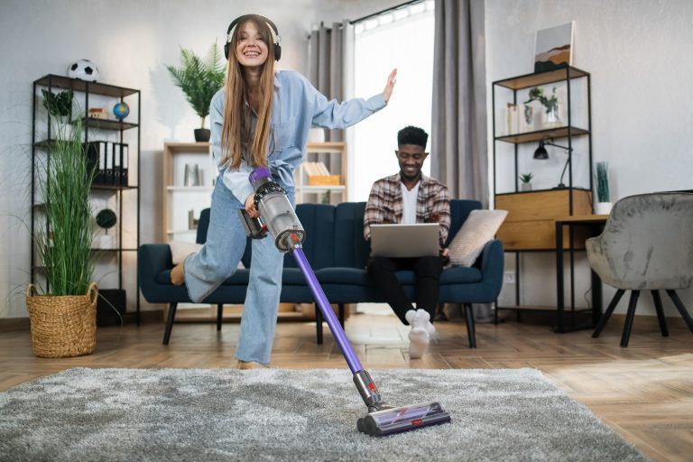 Ultimate Guide to Dyson Black Friday Deals on V15 Detect Plus