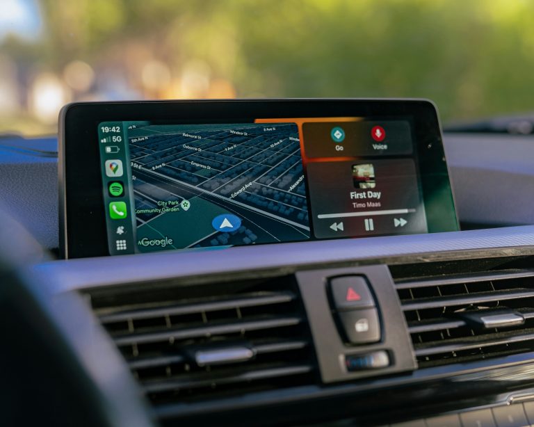 Best Apple CarPlay Radio: Upgrade Your Car Today